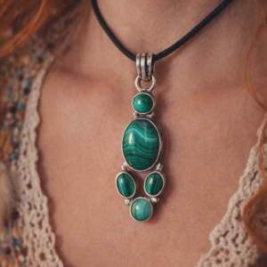 Pakabukas MALACHITAS